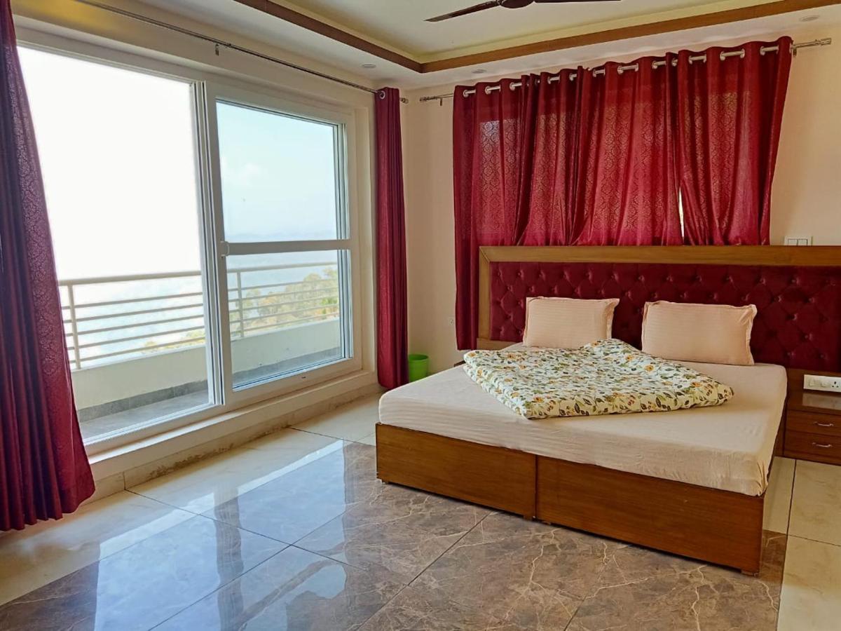 Pine Peak Villa Kasauli Exterior foto