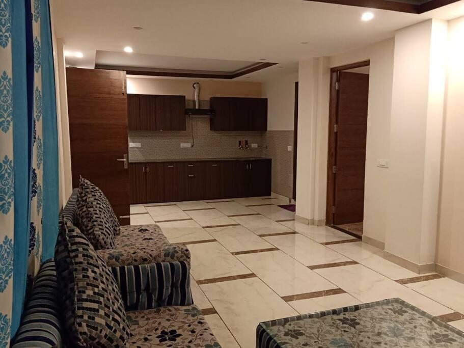 Pine Peak Villa Kasauli Exterior foto