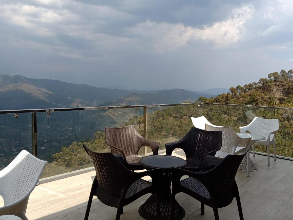 Pine Peak Villa Kasauli Exterior foto