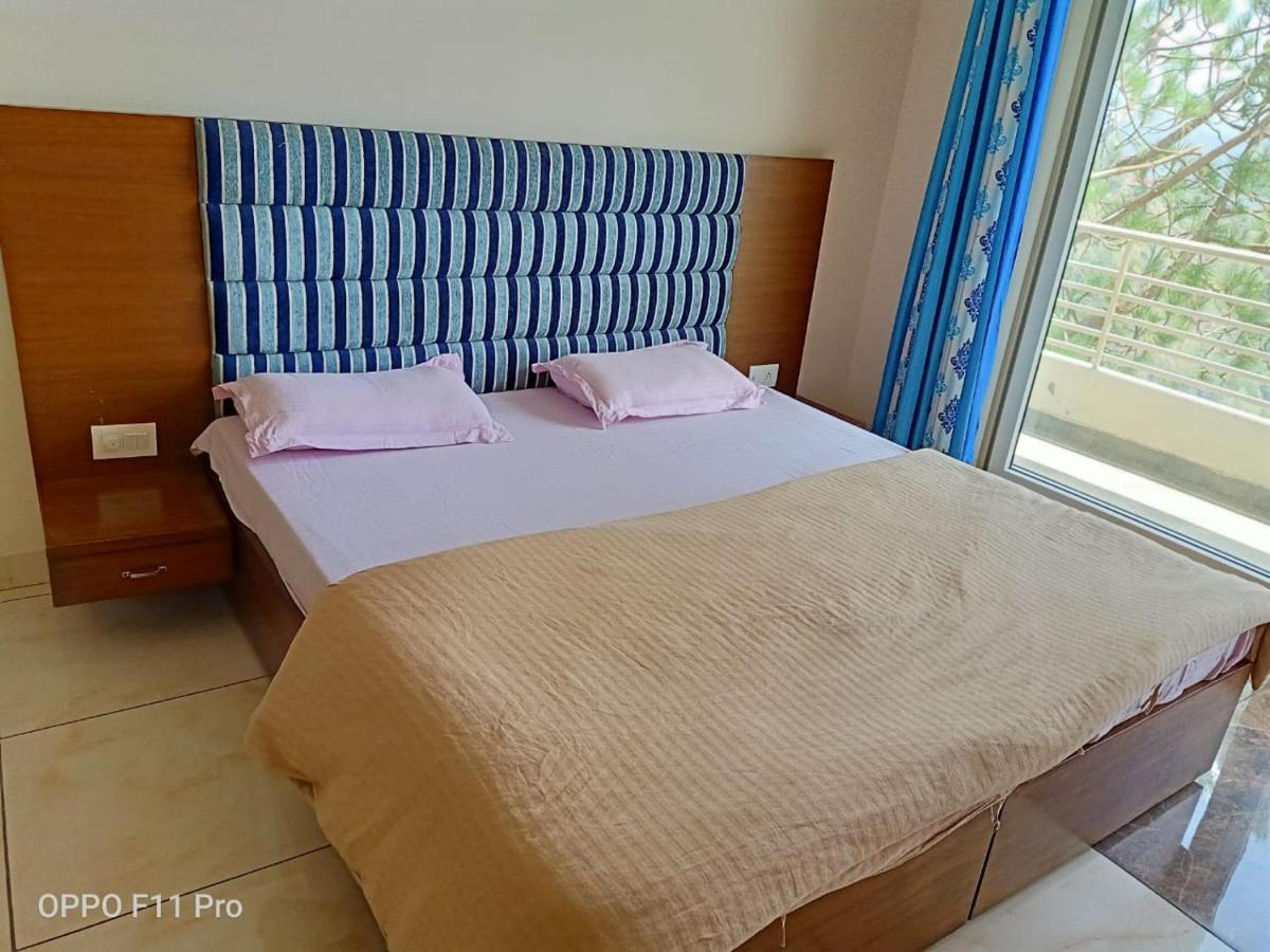 Pine Peak Villa Kasauli Exterior foto