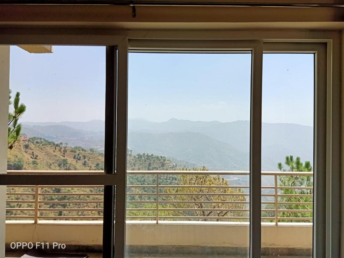 Pine Peak Villa Kasauli Exterior foto