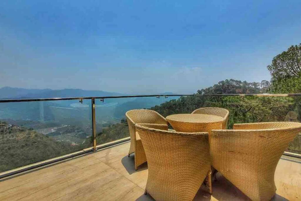 Pine Peak Villa Kasauli Exterior foto