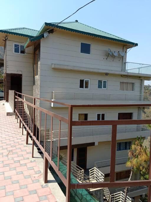 Pine Peak Villa Kasauli Exterior foto